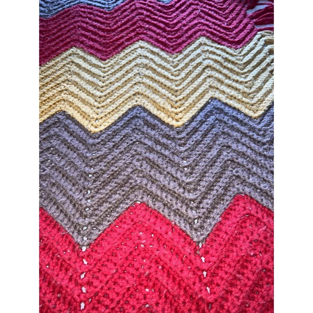 VINTAGE  Fringed ZIG ZAG Large 62